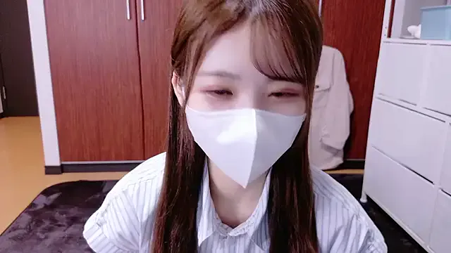 zui_lu – webcam model profile photo Image 3