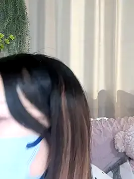 LynBardon – webcam model profile photo Image 11