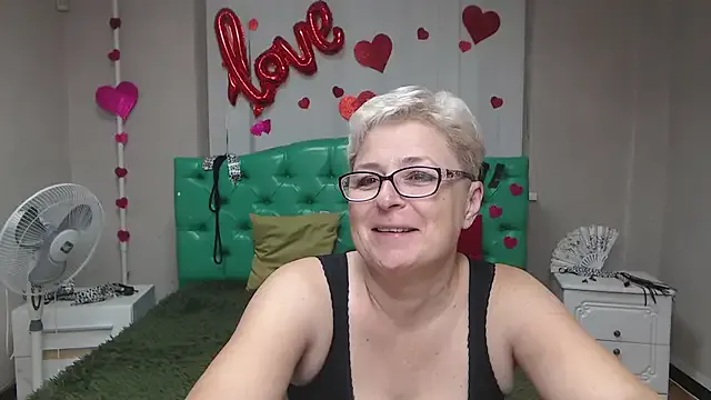 Mia--meow – webcam model profile photo Image 16