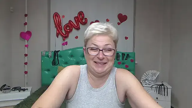 Mia--meow – webcam model profile photo Image 17