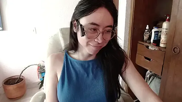 yiyi5588 – webcam model profile photo Image 17