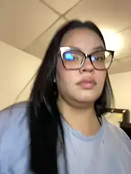 aki_zzz – webcam model profile photo Image 12