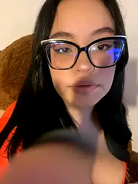 aki_zzz – webcam model profile photo Image 13