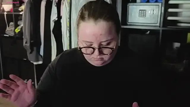 841_yayoi – webcam model profile photo Image 2