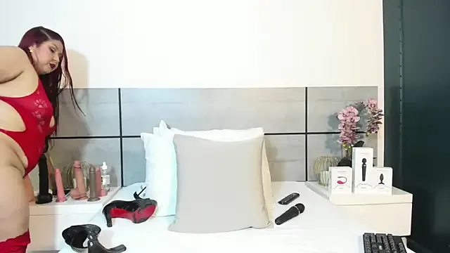 Nonchan_ – webcam model profile photo Image 8