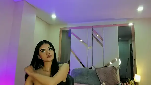 roouse – webcam model profile photo Image 18