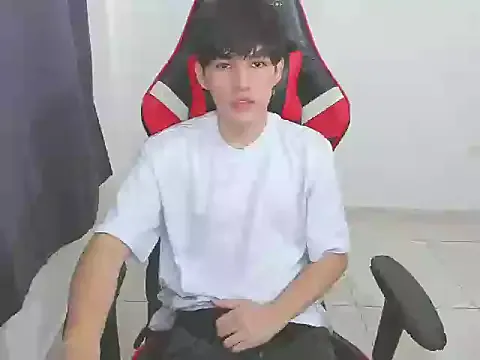  – webcam model profile photo Image 3