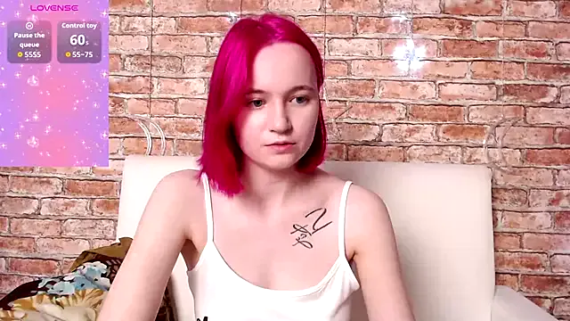 roouse – webcam model profile photo Image 3