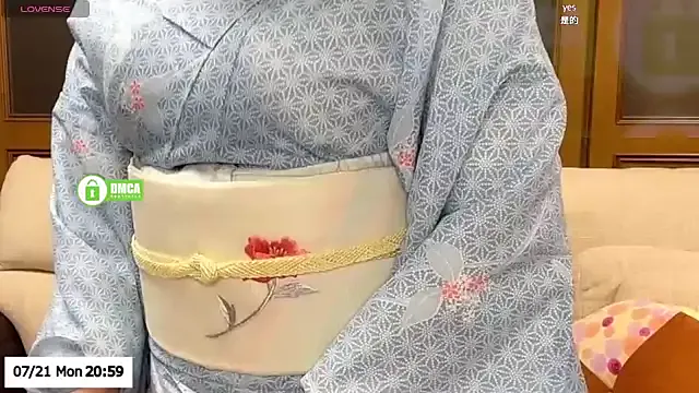 roouse – webcam model profile photo Image 8