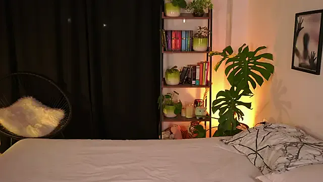 maataaan – webcam model profile photo Image 11