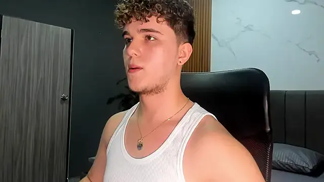 – webcam model profile photo Image 3