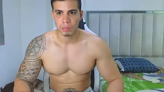  – webcam model profile photo Image 12