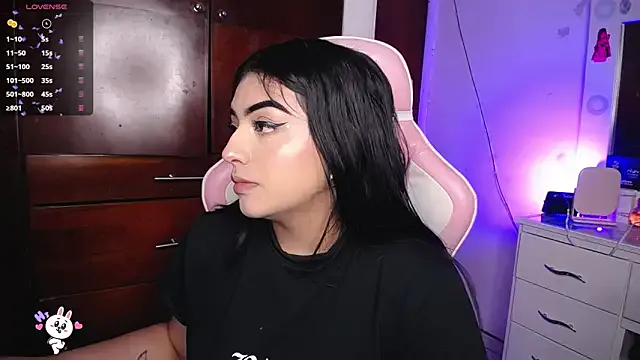 Nonchan_ – webcam model profile photo Image 14