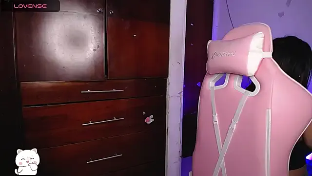 Nonchan_ – webcam model profile photo Image 15