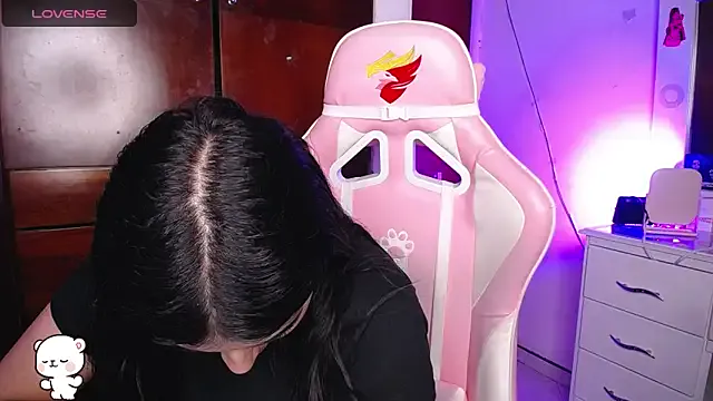 Nonchan_ – webcam model profile photo Image 8