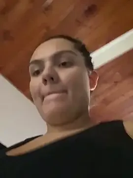 roouse – webcam model profile photo Image 17