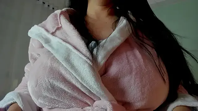 roouse – webcam model profile photo Image 13