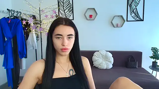 roouse – webcam model profile photo Image 10