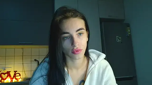 roouse – webcam model profile photo Image 16