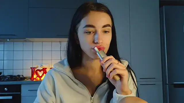 roouse – webcam model profile photo Image 18