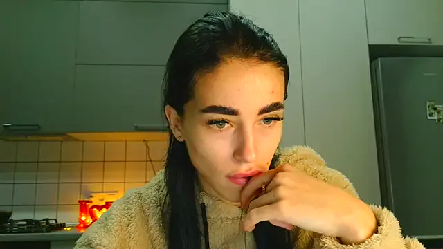 roouse – webcam model profile photo Image 19