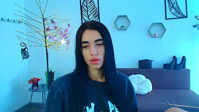 roouse – webcam model profile photo Image 6