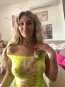 roouse – webcam model profile photo Image 16