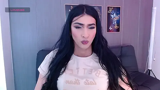 LushianaFitness – webcam model profile photo Image 15