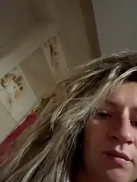  – webcam model profile photo Image 11