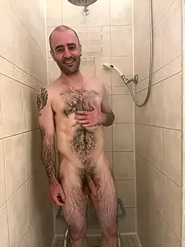 roouse – webcam model profile photo Image 4