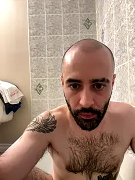 roouse – webcam model profile photo Image 8