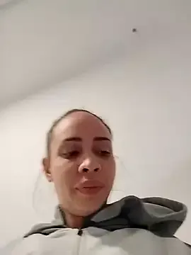 CarolBarker – webcam model profile photo Image 7