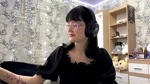 Nonchan_ – webcam model profile photo Image 6