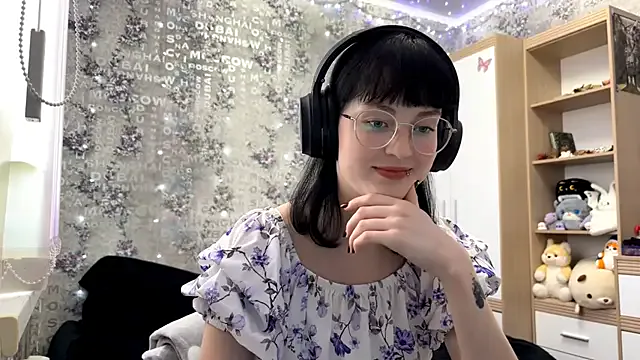 Nonchan_ – webcam model profile photo Image 7