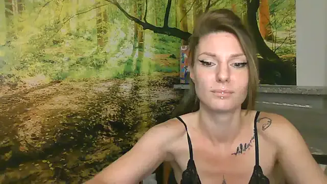 lucycoxxoxo – webcam model profile photo Image 6