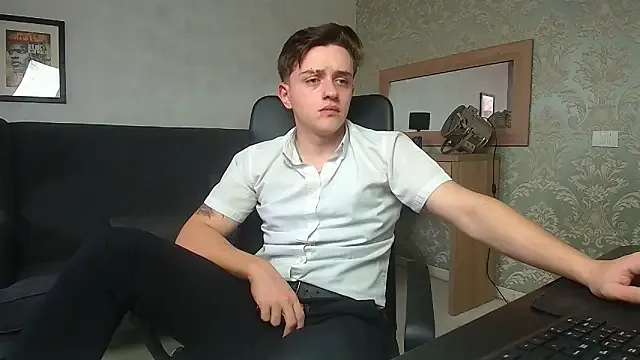  – webcam model profile photo Image 11