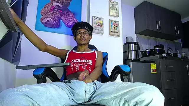 GouGou-111 – webcam model profile photo Image 2