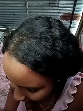 maataaan – webcam model profile photo Image 12