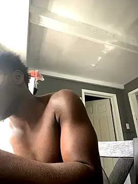 GouGou-111 – webcam model profile photo Image 16