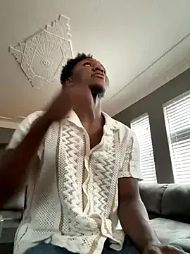 GouGou-111 – webcam model profile photo Image 17