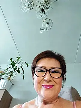  – webcam model profile photo Image 13