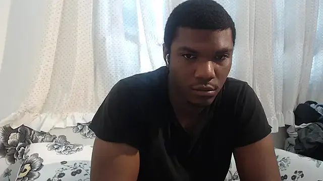 roouse – webcam model profile photo Image 14