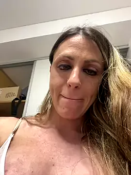  – webcam model profile photo Image 15