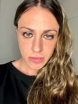  – webcam model profile photo Image 4