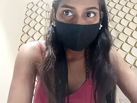 seraphine23 – webcam model profile photo Image 14