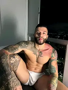 roouse – webcam model profile photo Image 8