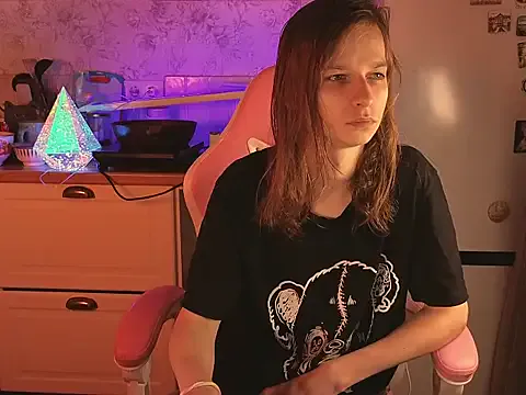  – webcam model profile photo Image 19