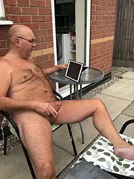 roouse – webcam model profile photo Image 14