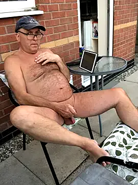 roouse – webcam model profile photo Image 6