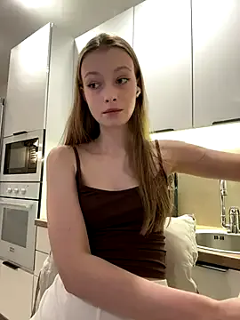 841_yayoi – webcam model profile photo Image 3